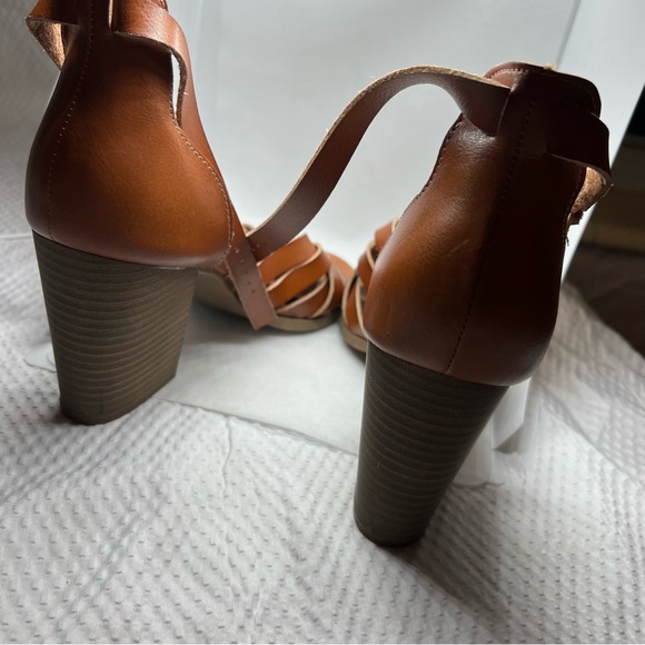 Universal Thread Brown Strappy Heeled Sandals, stacked heels, sz 8 - Picture 2 of 10